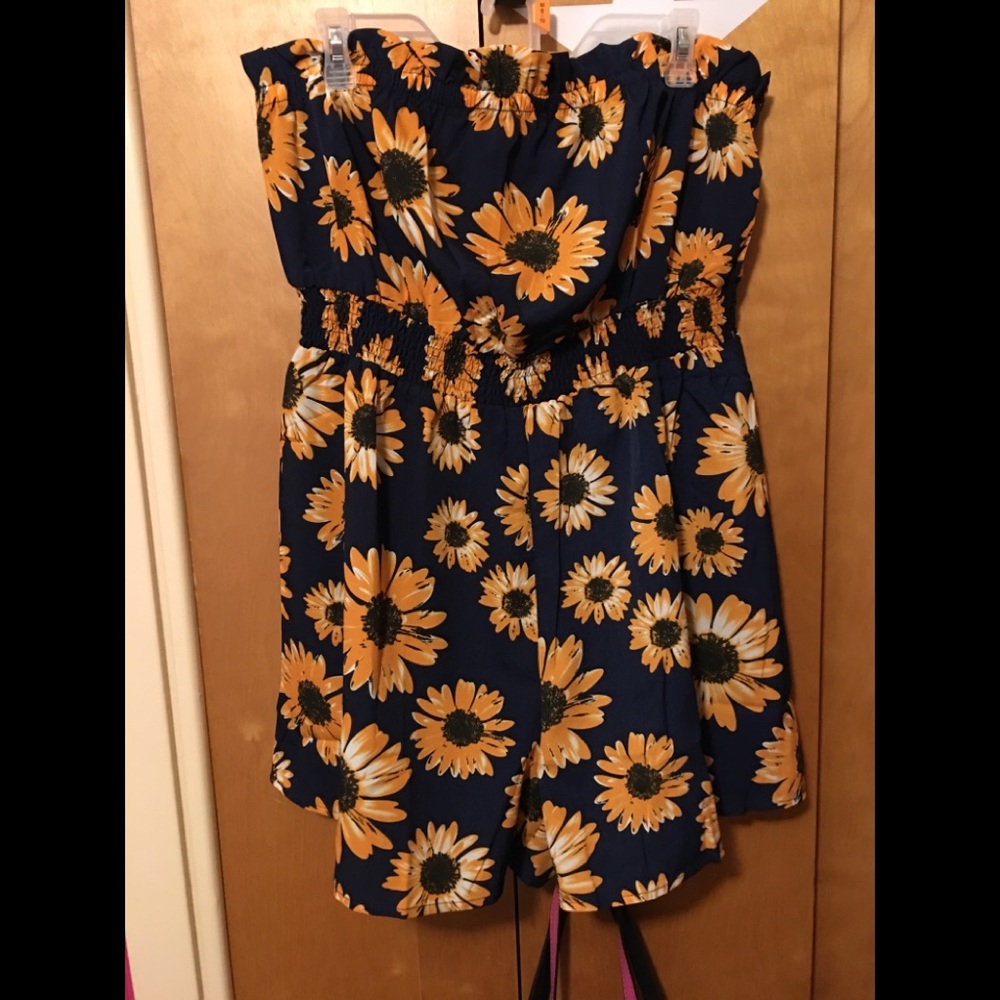 Blue 🦋with sunflowers🌻 Romper 🕶🚩🚩